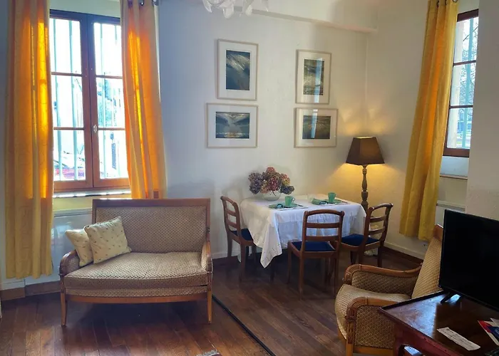 Très Bel Dijonnais Place Wilson Gutembert * Dijon